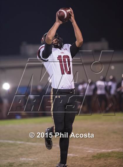 Thumbnail 2 in Bishop Amat vs Oaks Christian photogallery.