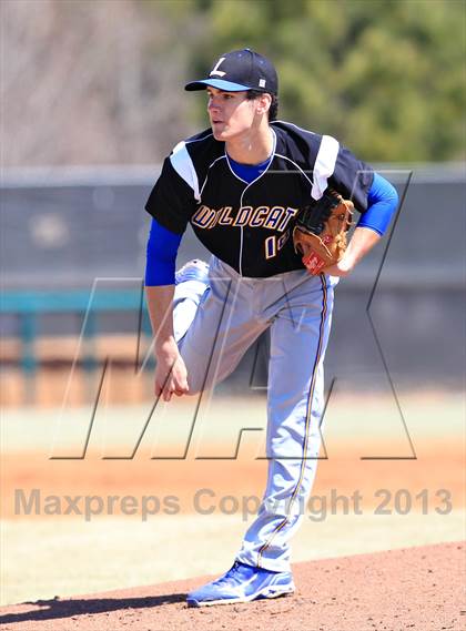 Thumbnail 2 in Lexington vs. Mater Dei (National High School Invitational) photogallery.