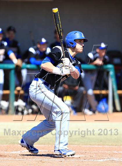 Thumbnail 3 in Lexington vs. Mater Dei (National High School Invitational) photogallery.