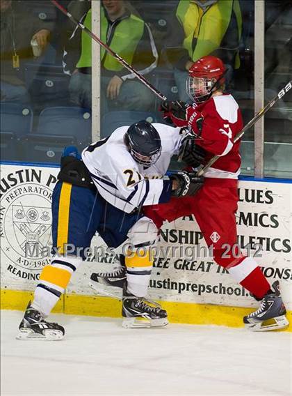 Thumbnail 2 in St. John's vs Needham (MIAA Super 8 Play-in) photogallery.