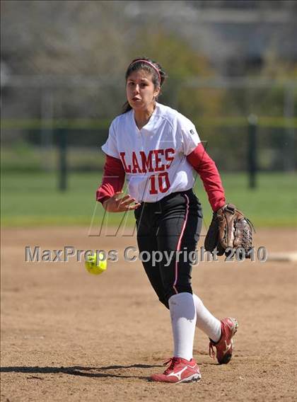 Thumbnail 2 in Lodi vs. Franklin (Victory Pre-Season Tournament) photogallery.
