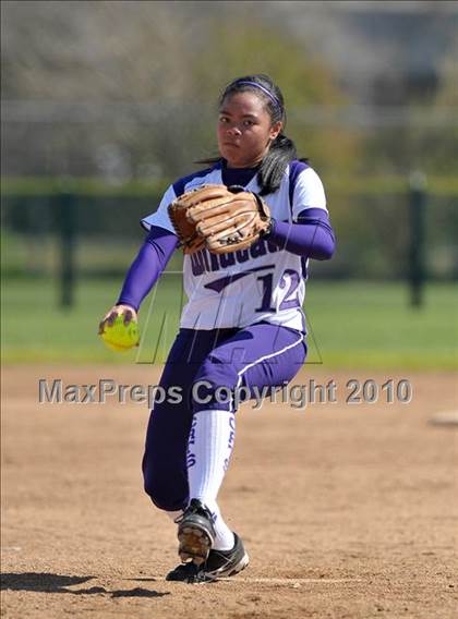 Thumbnail 3 in Lodi vs. Franklin (Victory Pre-Season Tournament) photogallery.