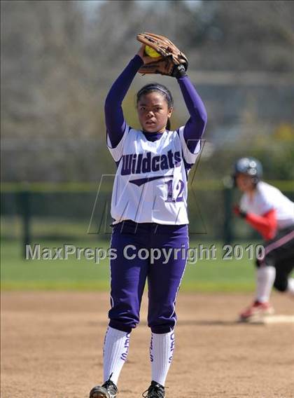 Thumbnail 3 in Lodi vs. Franklin (Victory Pre-Season Tournament) photogallery.