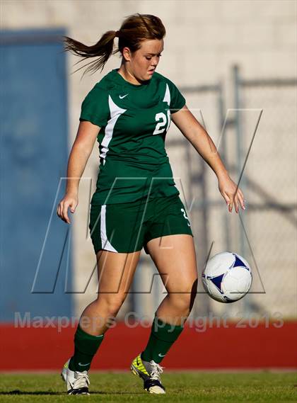 Thumbnail 3 in Santa Fe vs. Ridge Point (Pearland Shootout) photogallery.