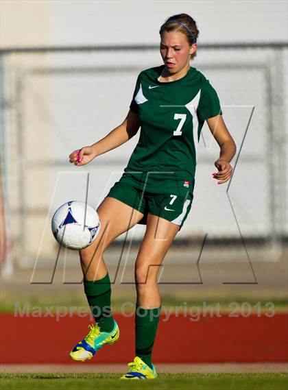 Thumbnail 1 in Santa Fe vs. Ridge Point (Pearland Shootout) photogallery.