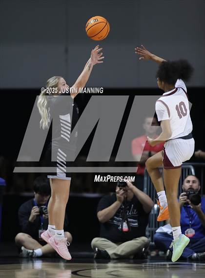 Thumbnail 1 in Barton vs. Izard County (AAA 2A State Final) photogallery.