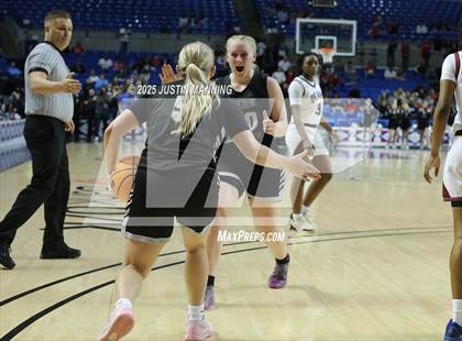 Thumbnail 1 in Barton vs. Izard County (AAA 2A State Final) photogallery.