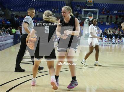 Thumbnail 3 in Barton vs. Izard County (AAA 2A State Final) photogallery.