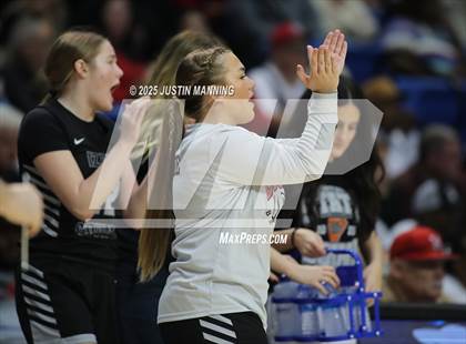 Thumbnail 1 in Barton vs. Izard County (AAA 2A State Final) photogallery.