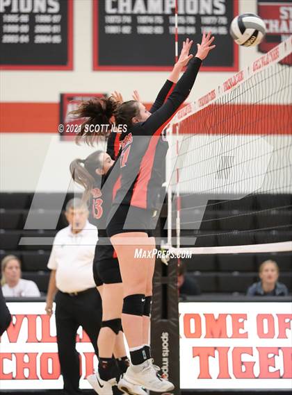 Thumbnail 2 in Amanda-Clearcreek @ Circleville photogallery.