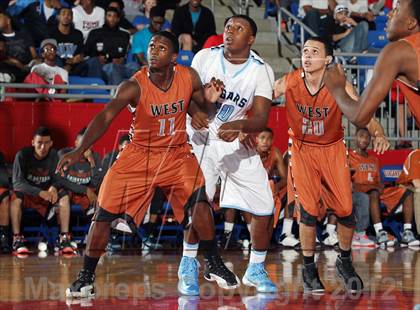 Thumbnail 2 in Seguin [Juan] vs. West Mesquite (Thanksgiving Hoopfest) photogallery.