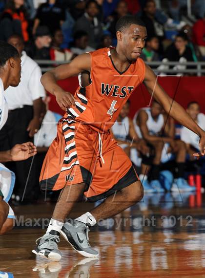 Thumbnail 2 in Seguin [Juan] vs. West Mesquite (Thanksgiving Hoopfest) photogallery.