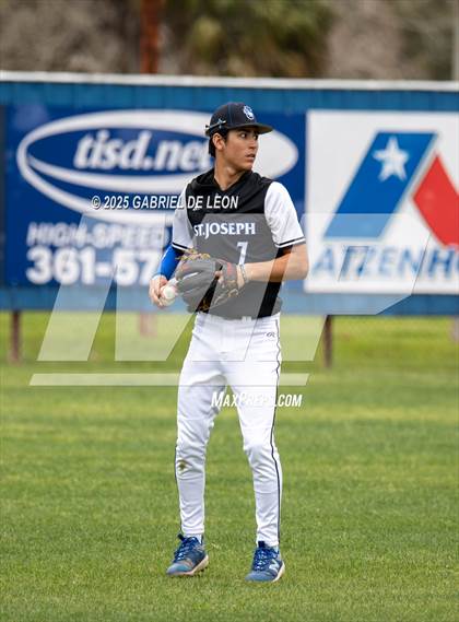 Thumbnail 1 in Lytle @ St. Joseph (Victoria Isd Tournament) photogallery.