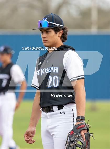 Thumbnail 2 in Lytle @ St. Joseph (Victoria Isd Tournament) photogallery.