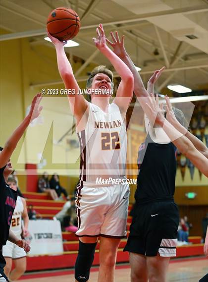 Thumbnail 1 in JV: Analy @ Cardinal Newman photogallery.