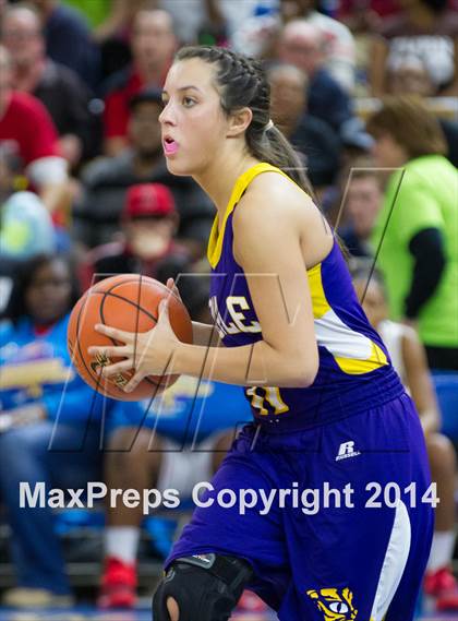 Thumbnail 2 in North Caddo vs. Doyle (LHSAA Class 2A Final)  photogallery.