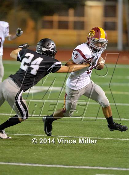 Thumbnail 2 in Enumclaw vs. Bonney Lake photogallery.