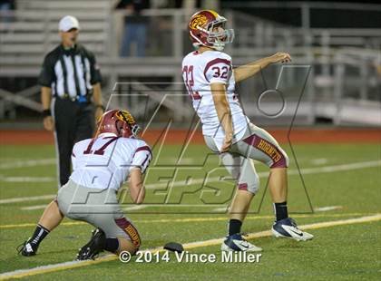 Thumbnail 2 in Enumclaw vs. Bonney Lake photogallery.