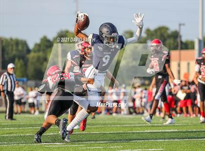 Thumbnail 3 in Lee's Summit West vs Raytown South (Grain Valley Jamboree) photogallery.