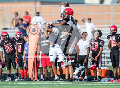 Thumbnail 2 in Lee's Summit West vs Raytown South (Grain Valley Jamboree) photogallery.