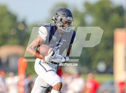 Thumbnail 1 in Lee's Summit West vs Raytown South (Grain Valley Jamboree) photogallery.