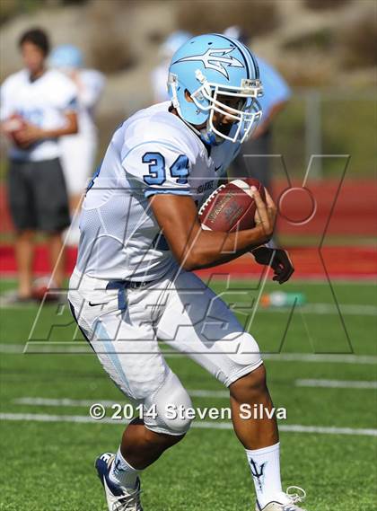 Thumbnail 2 in Corona del Mar vs. La Costa Canyon (Brothers in Arms Classic) photogallery.