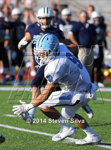 Thumbnail 1 in Corona del Mar vs. La Costa Canyon (Brothers in Arms Classic) photogallery.