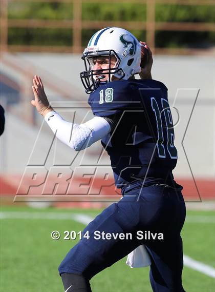 Thumbnail 2 in Corona del Mar vs. La Costa Canyon (Brothers in Arms Classic) photogallery.