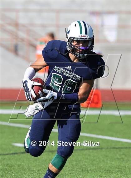 Thumbnail 2 in Corona del Mar vs. La Costa Canyon (Brothers in Arms Classic) photogallery.