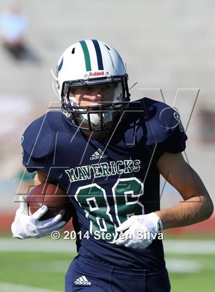 Thumbnail 3 in Corona del Mar vs. La Costa Canyon (Brothers in Arms Classic) photogallery.