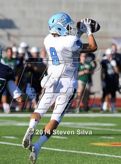 Thumbnail 3 in Corona del Mar vs. La Costa Canyon (Brothers in Arms Classic) photogallery.