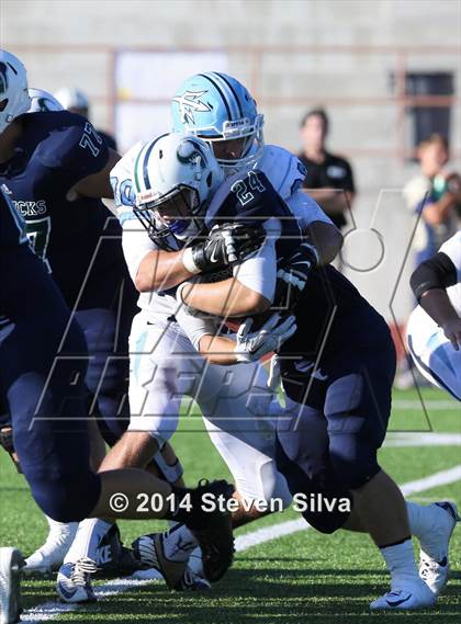 Thumbnail 1 in Corona del Mar vs. La Costa Canyon (Brothers in Arms Classic) photogallery.