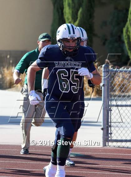 Thumbnail 3 in Corona del Mar vs. La Costa Canyon (Brothers in Arms Classic) photogallery.