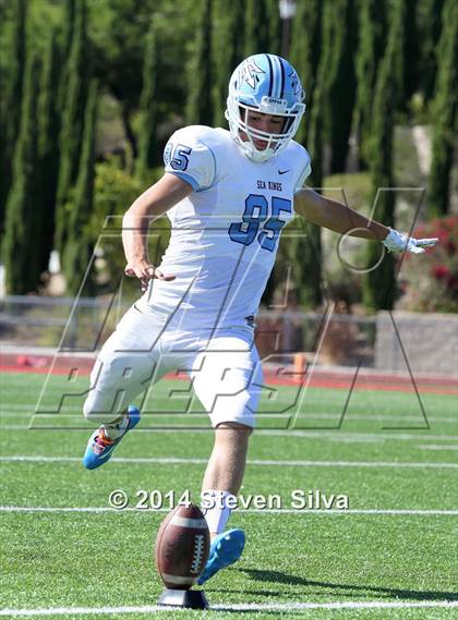 Thumbnail 3 in Corona del Mar vs. La Costa Canyon (Brothers in Arms Classic) photogallery.