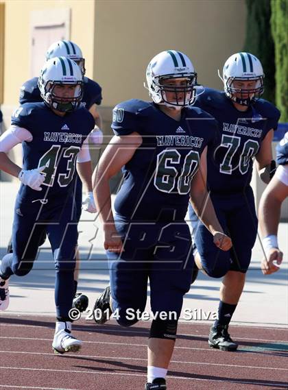Thumbnail 2 in Corona del Mar vs. La Costa Canyon (Brothers in Arms Classic) photogallery.