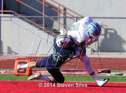 Thumbnail 3 in Corona del Mar vs. La Costa Canyon (Brothers in Arms Classic) photogallery.