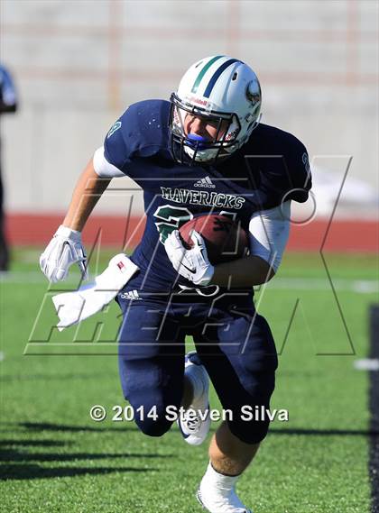 Thumbnail 1 in Corona del Mar vs. La Costa Canyon (Brothers in Arms Classic) photogallery.