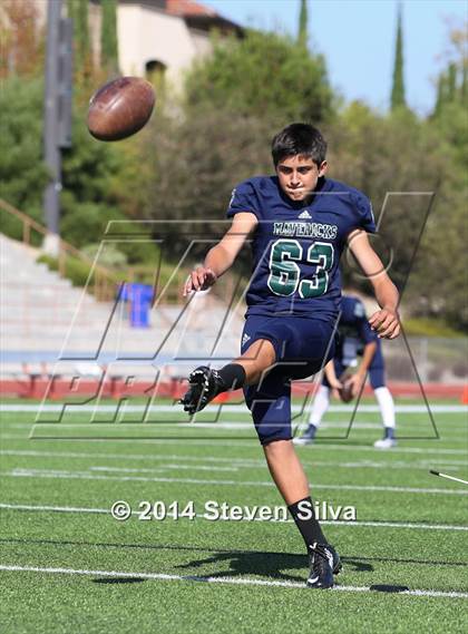 Thumbnail 3 in Corona del Mar vs. La Costa Canyon (Brothers in Arms Classic) photogallery.