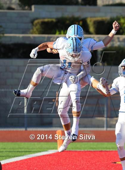 Thumbnail 3 in Corona del Mar vs. La Costa Canyon (Brothers in Arms Classic) photogallery.