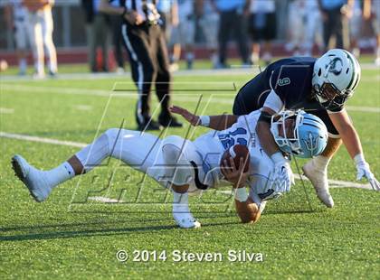 Thumbnail 2 in Corona del Mar vs. La Costa Canyon (Brothers in Arms Classic) photogallery.