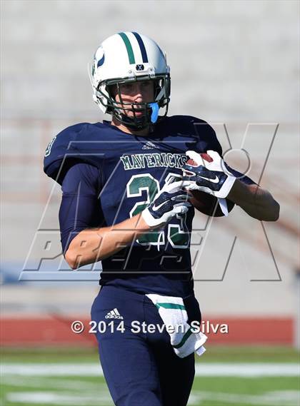 Thumbnail 1 in Corona del Mar vs. La Costa Canyon (Brothers in Arms Classic) photogallery.
