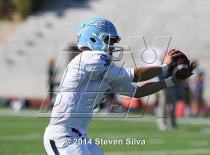 Thumbnail 2 in Corona del Mar vs. La Costa Canyon (Brothers in Arms Classic) photogallery.