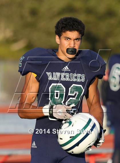 Thumbnail 2 in Corona del Mar vs. La Costa Canyon (Brothers in Arms Classic) photogallery.