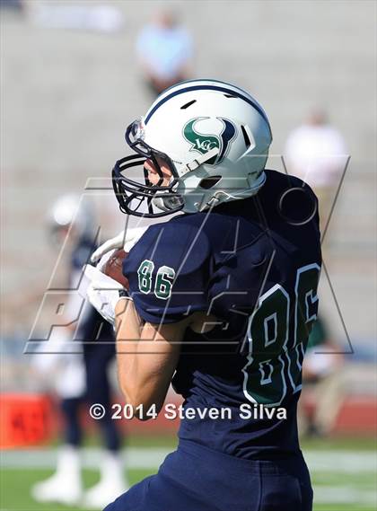 Thumbnail 2 in Corona del Mar vs. La Costa Canyon (Brothers in Arms Classic) photogallery.