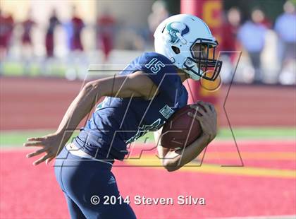 Thumbnail 2 in Corona del Mar vs. La Costa Canyon (Brothers in Arms Classic) photogallery.