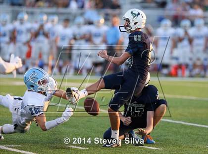 Thumbnail 3 in Corona del Mar vs. La Costa Canyon (Brothers in Arms Classic) photogallery.
