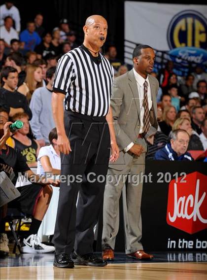 Thumbnail 1 in Alemany vs. Oak Park (CIF SS D3A Final) photogallery.