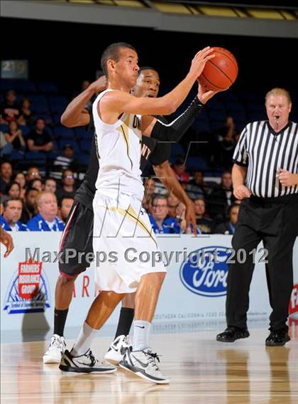 Thumbnail 1 in Alemany vs. Oak Park (CIF SS D3A Final) photogallery.
