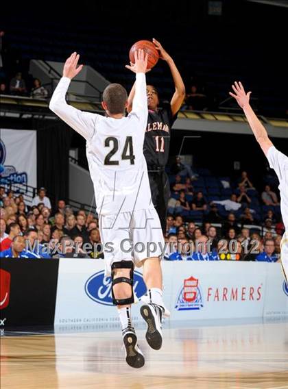 Thumbnail 3 in Alemany vs. Oak Park (CIF SS D3A Final) photogallery.