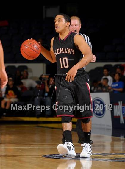 Thumbnail 1 in Alemany vs. Oak Park (CIF SS D3A Final) photogallery.